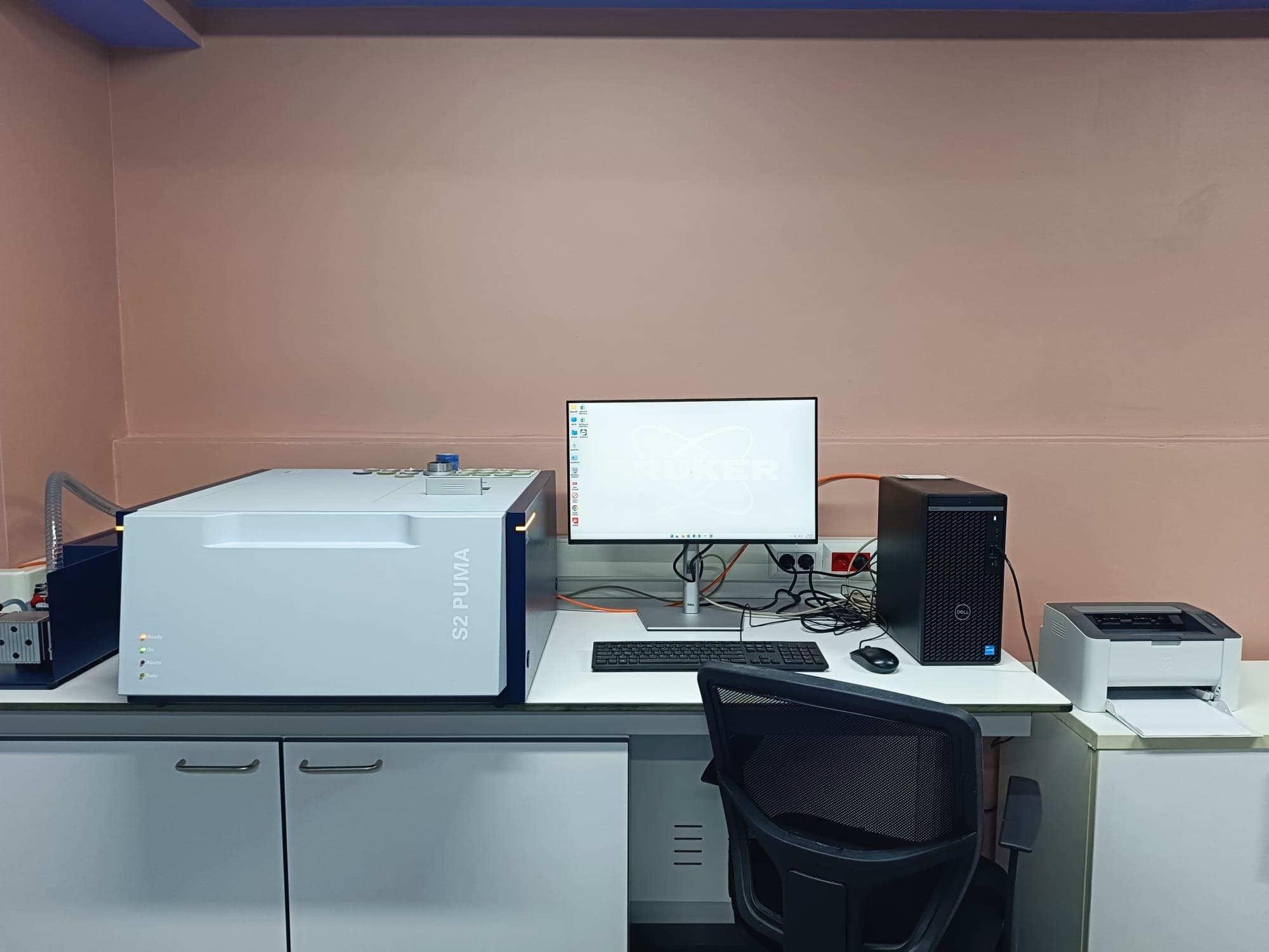 Pluto Enerji laboratory preparation bench